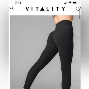 Vitality Cloud 2 pant in black